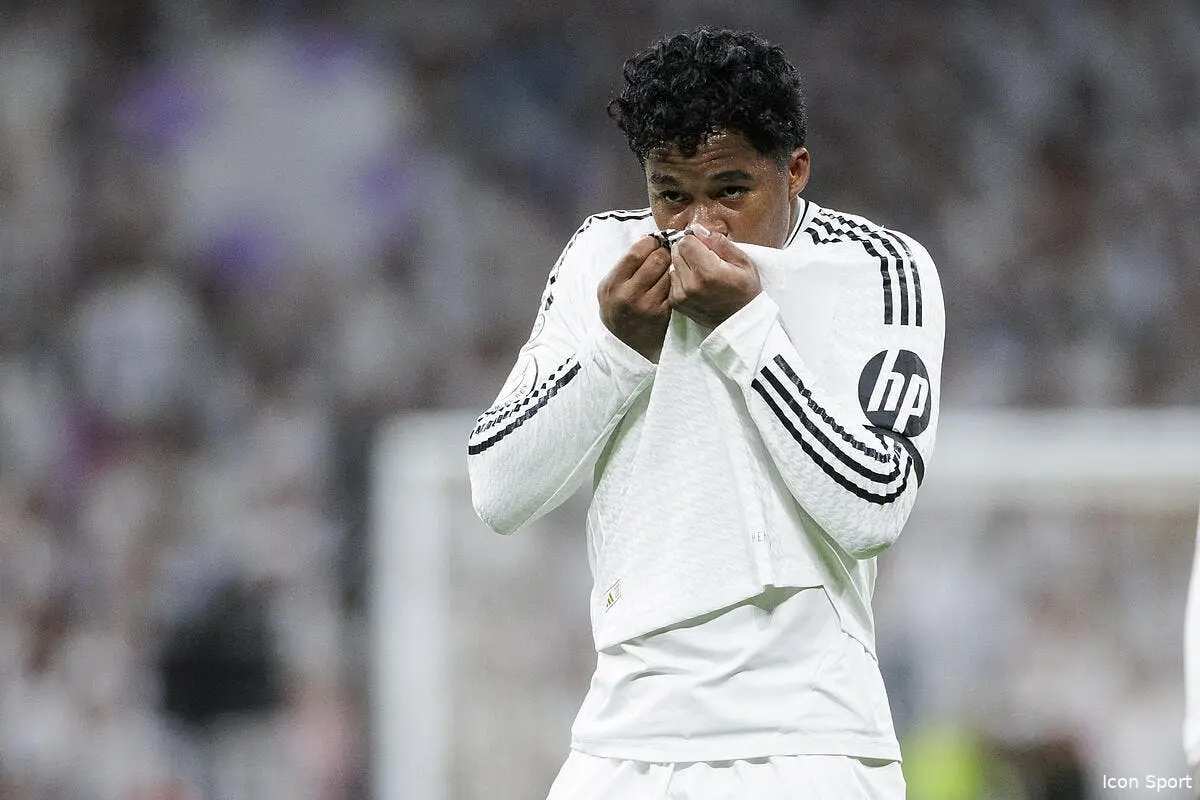 om-endrick-marseille-benatia-tente-le-coup